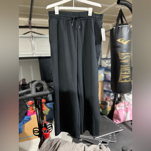 Women’s High Rise Ribbed Pant - Picture 2 of 7